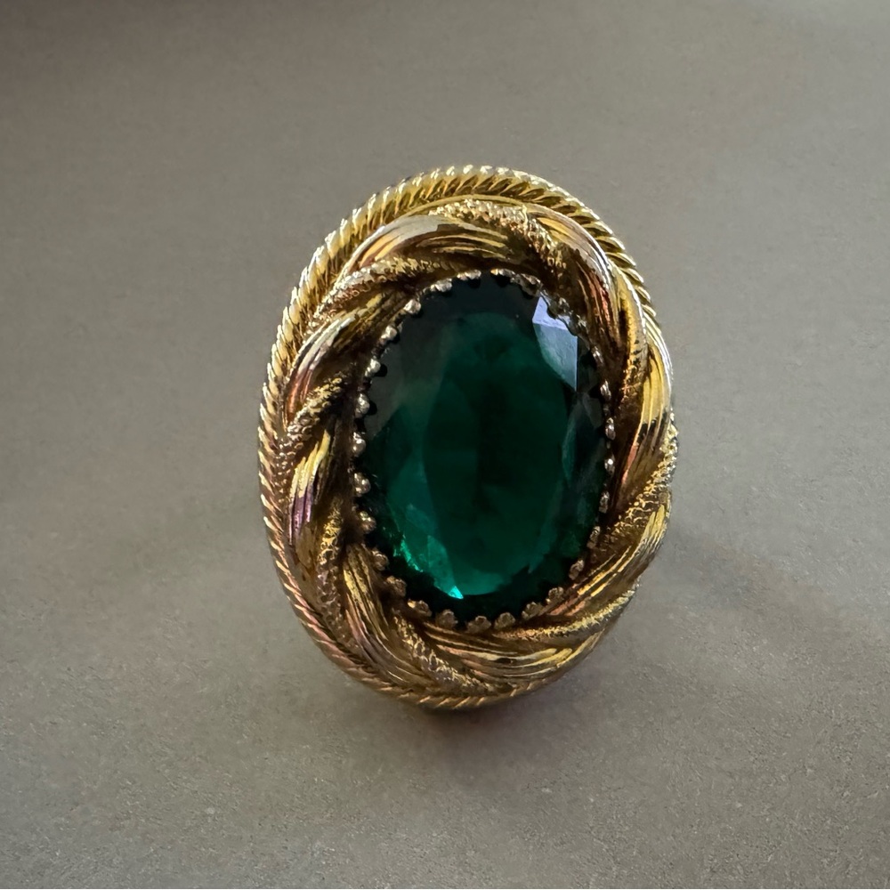 Vintage Ring - Picture 2 of 10